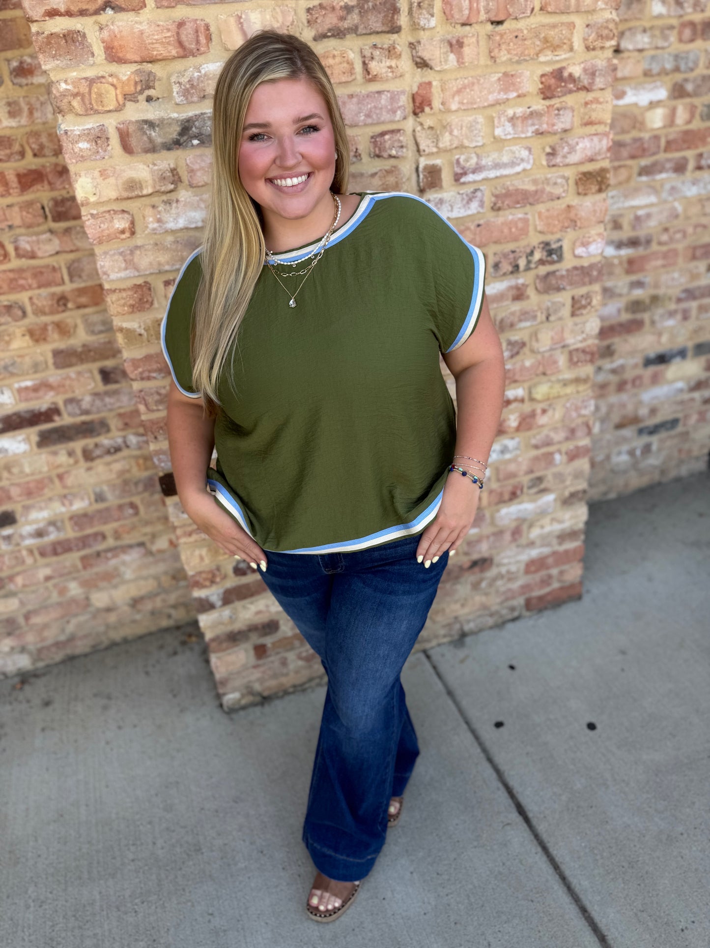 vern curvy top